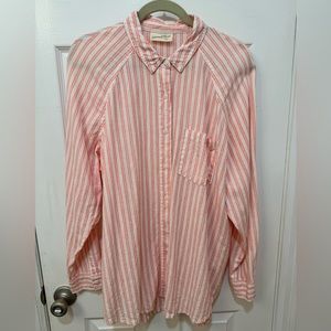 Universal Thread Linen pink stripe long sleeve button down. Size L.